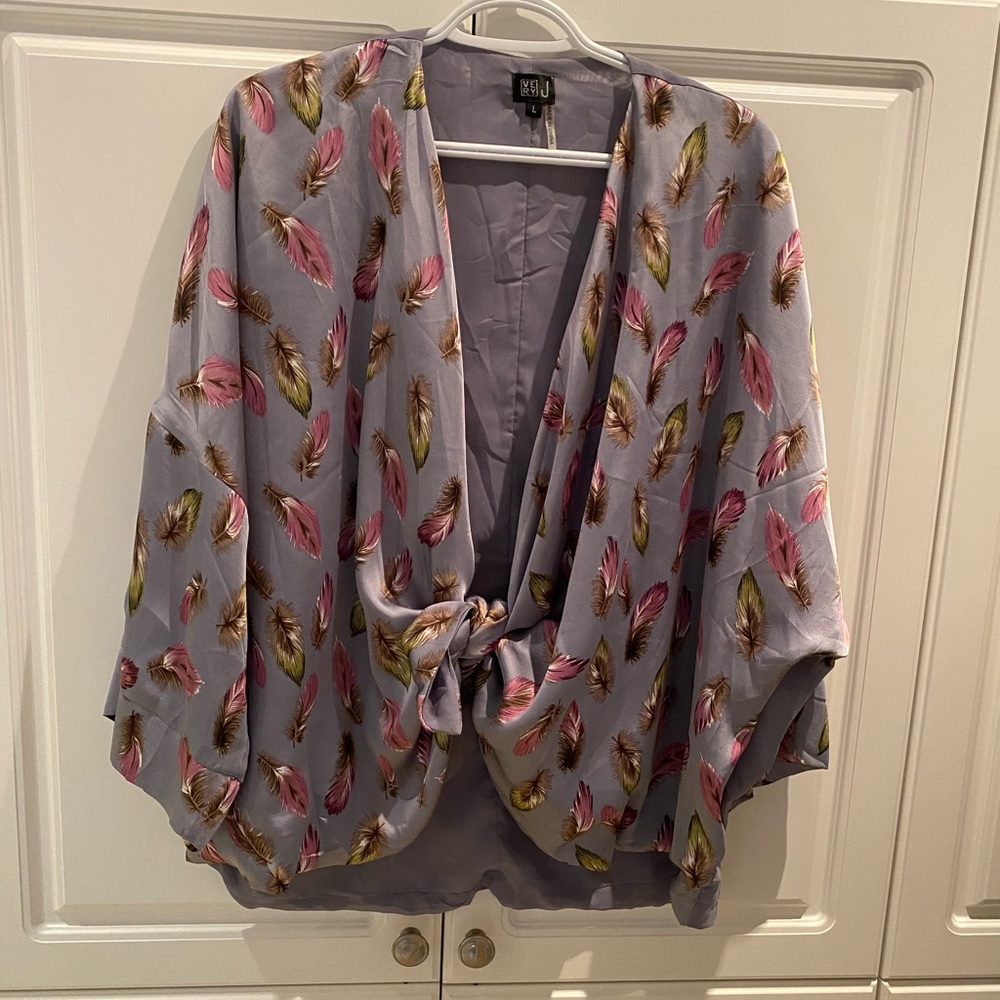 Very J Ladies Flowy Shawl Top Size Large Worn Once